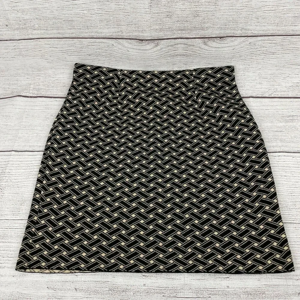 J. McLaughlin Black Beige Basket-weave metallic Knit Pencil Skit Size M